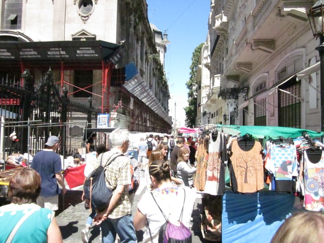 CAPAStudyAbroad_BuenosAires_Spring2016_From_Liz_Hendry_-_San_Telmo_weekend_street_market.jpg