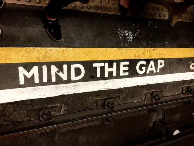 CAPAStudyAbroad_London_Spring2018_From Kelly Allen - Mind the Gap While Waiting for the Tube