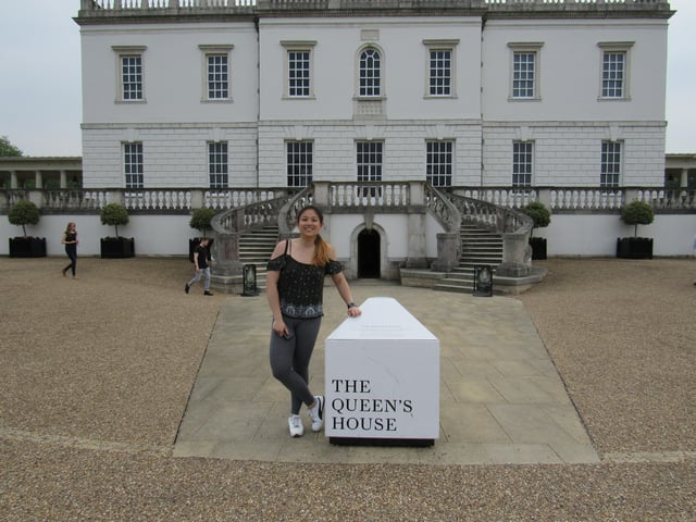 CAPAStudyAbroad_London_Summer2018_From Alice Ding - Alice in Front of the Queen's House