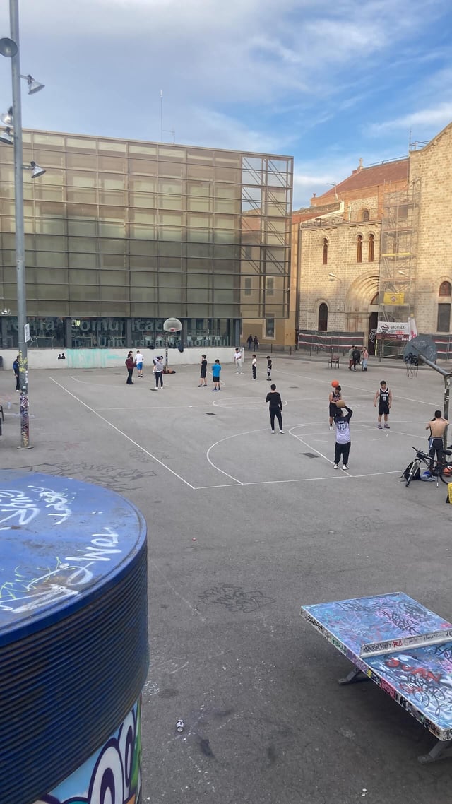 Outdoor basketball court in Barcelona