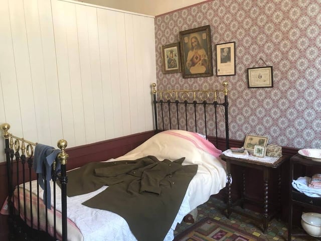 Bedroom in the Tenement Museum in Dublin
