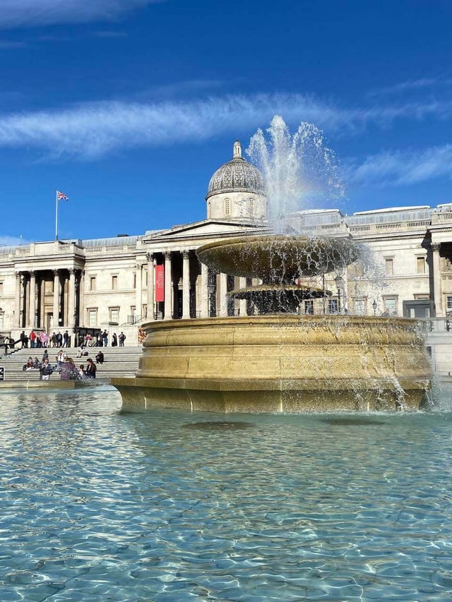 The fountain outside of the National Gallery in Trafalgar Square