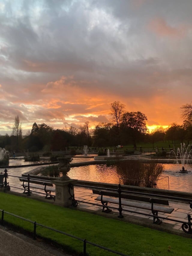 Sunset around the Kensington Palace grounds in Hyde Park